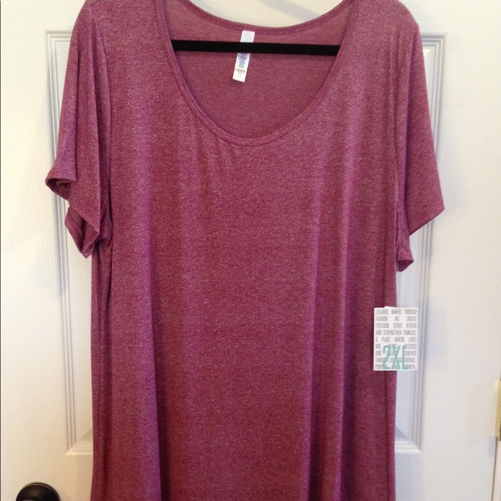 BNWT LLR 2XL Classic T